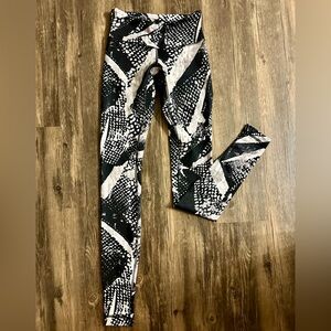 Lululemon Athletica Black and White Patterned Leggings